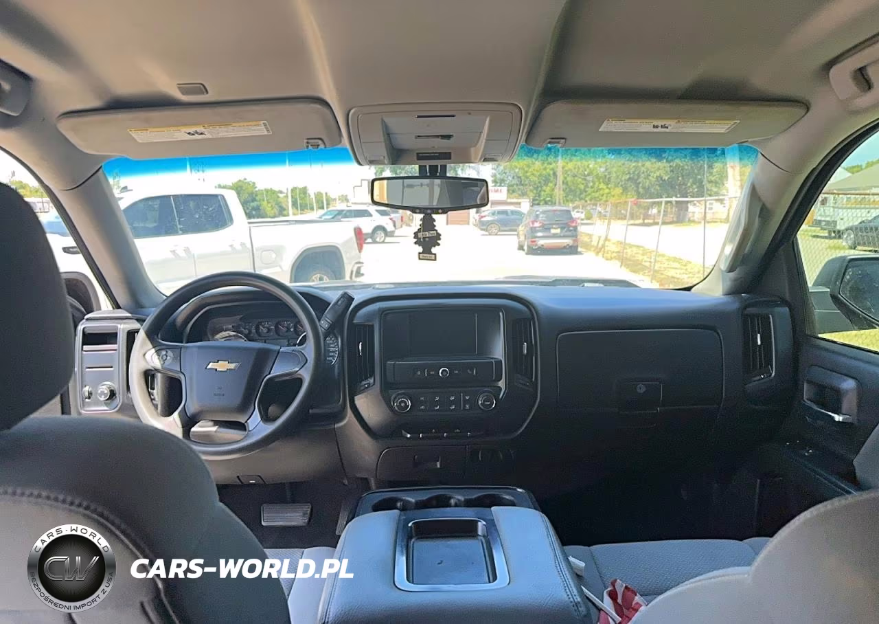 2018 Chevrolet Silverado C1500 Custom VIN:3GCPCPEC0JG496674 - 9