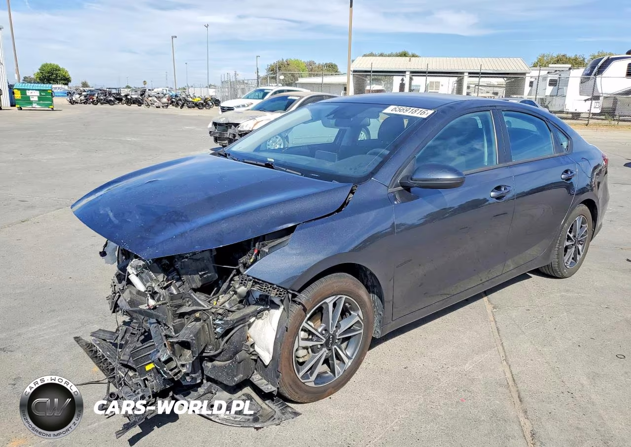 2023 Kia Forte Lxs