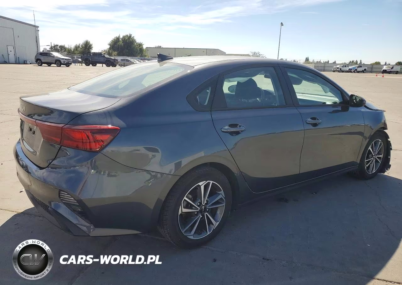 2023 Kia Forte Lxs VIN:3KPF24ADXPE649934 - 3