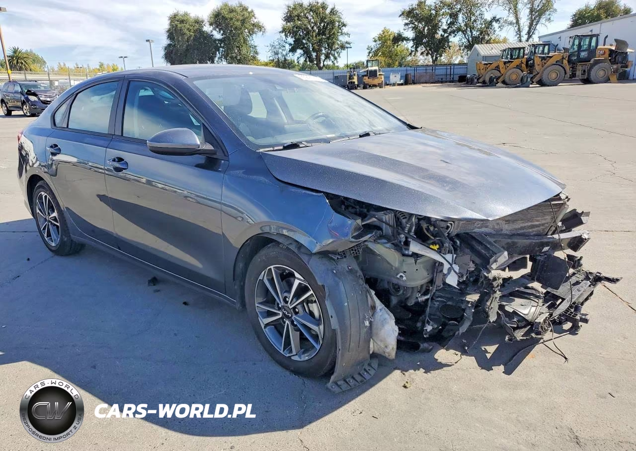 2023 Kia Forte Lxs VIN:3KPF24ADXPE649934 - 4