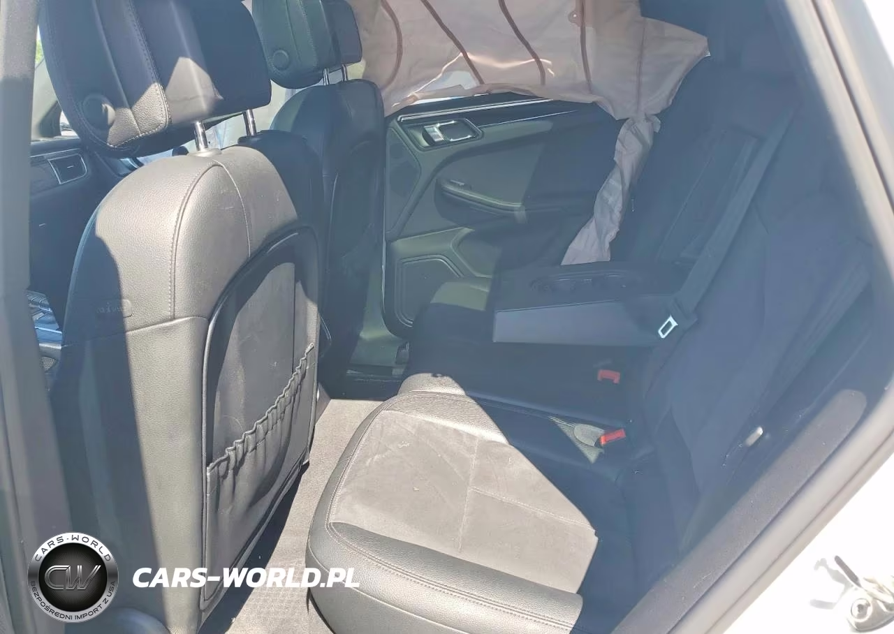 2018 Porsche Macan VIN:WP1AA2A5XJLB04002 - 11