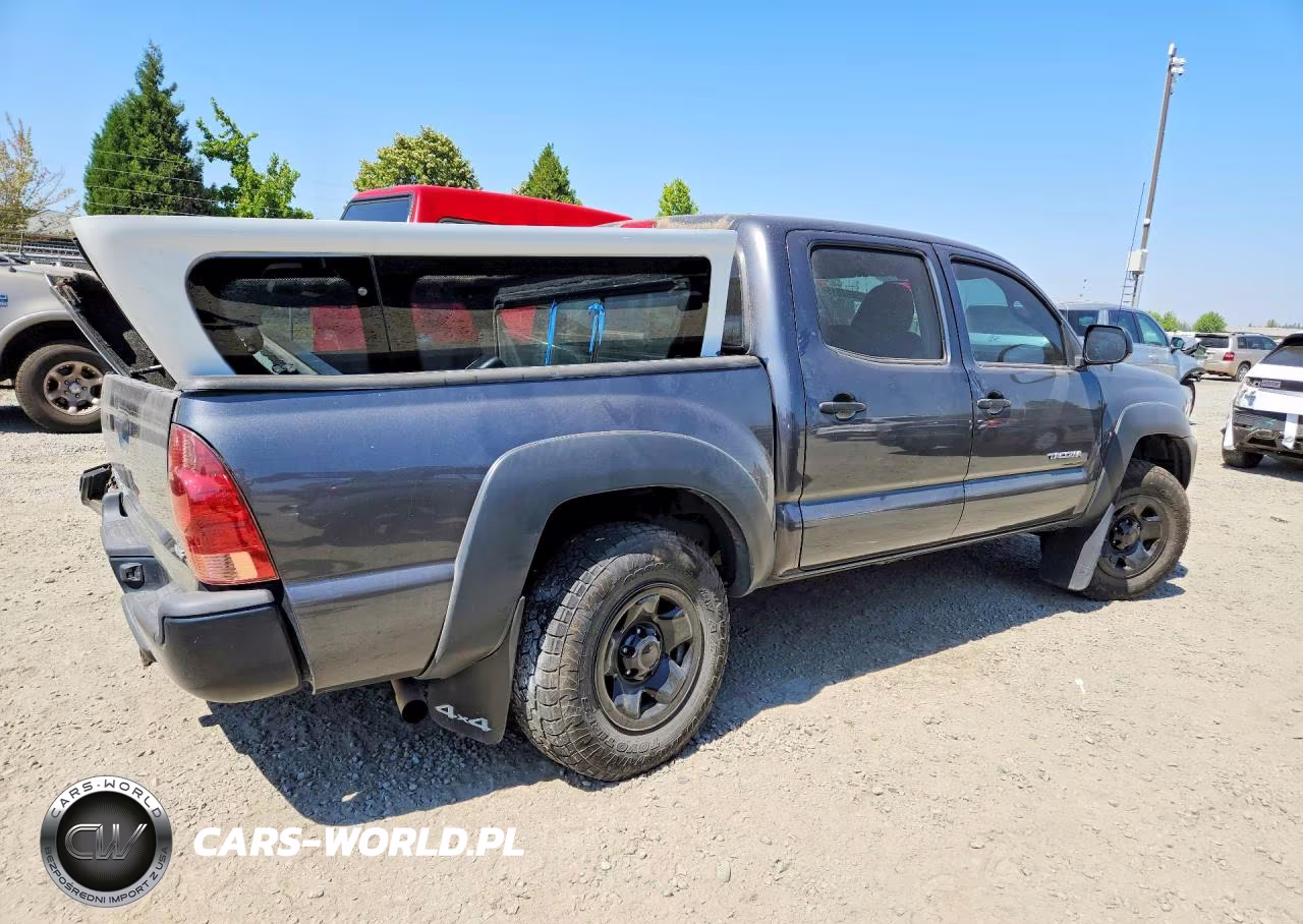 2014 Toyota Tacoma V6 VIN:3TMLU4EN5EM144693 - 3