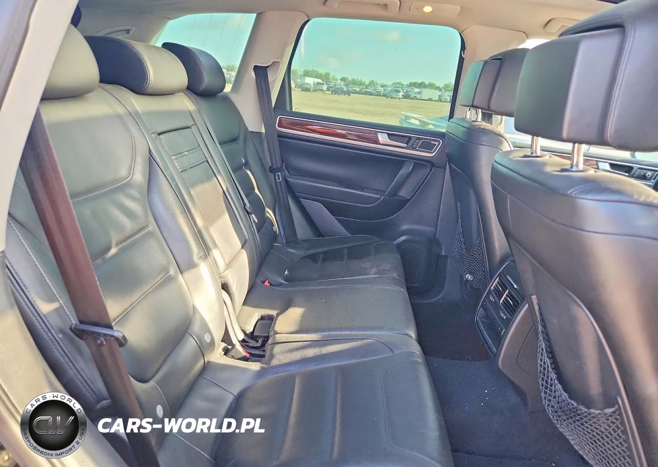 2012 Volkswagen Touareg V6 Tdi VIN:WVGFK9BP1CD001251 - 10