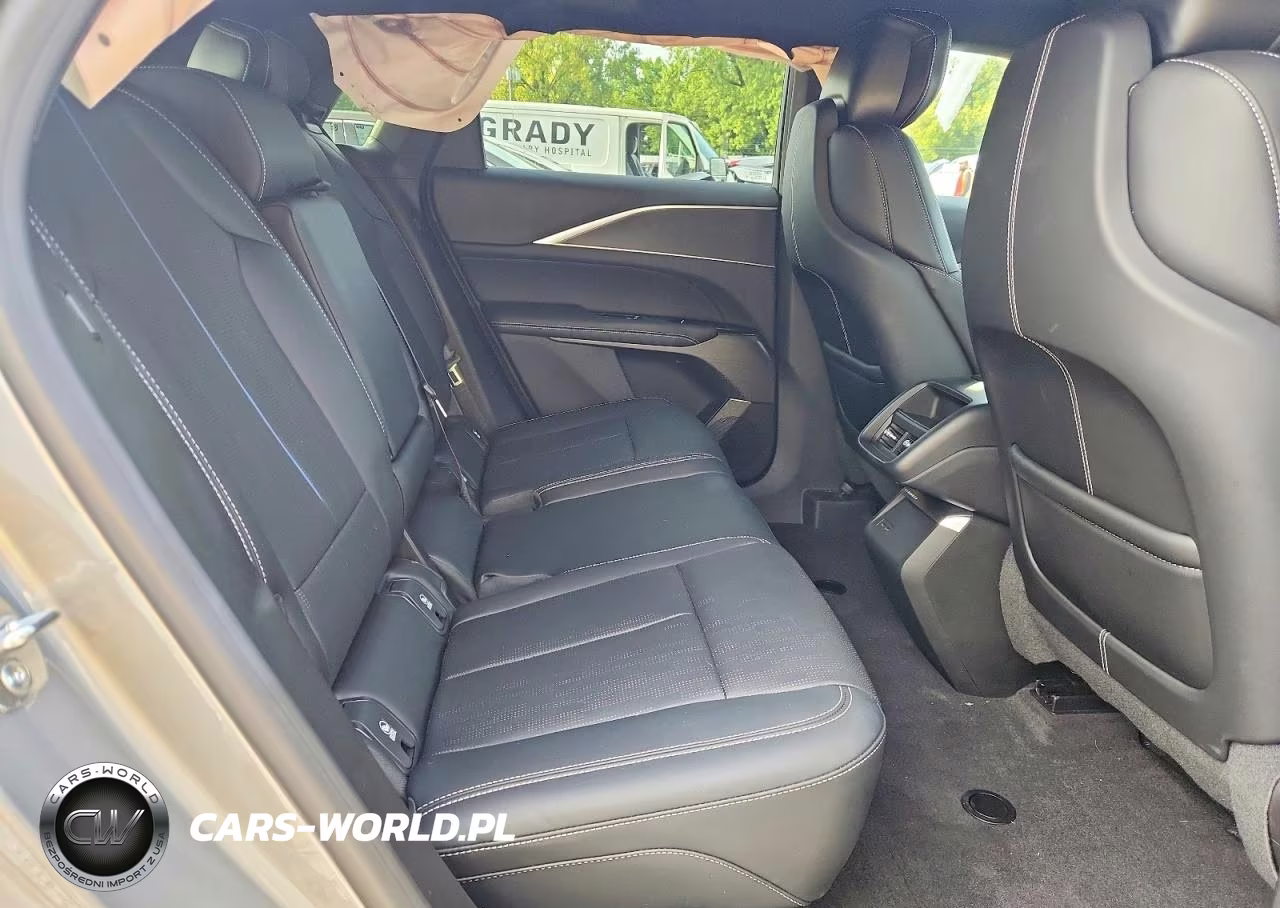 2026 Cadillac Lyriq VIN:1GYKPURL3TZ302482 - 11