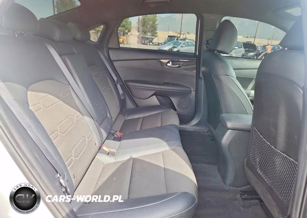 2023 Kia Forte Gt Line VIN:3KPF54AD0PE610468 - 10
