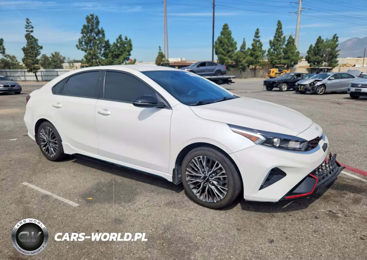 2023 Kia Forte Gt Line VIN:3KPF54AD0PE610468 - 4