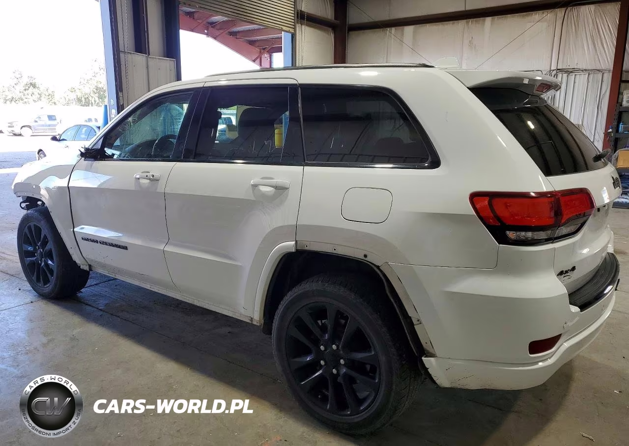 2018 Jeep Grand Cherokee Laredo VIN:1C4RJFAG8JC300081 - 2