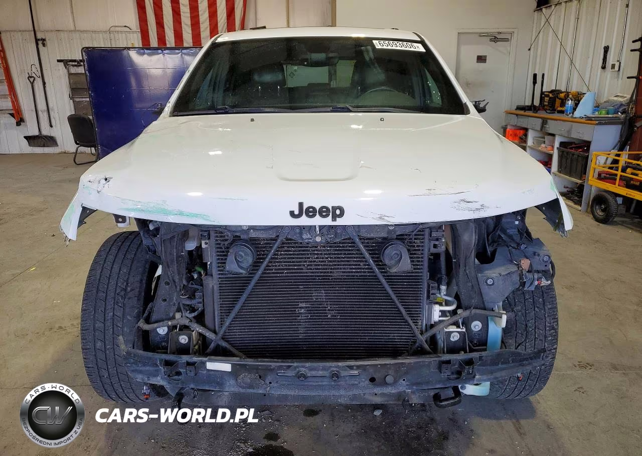 2018 Jeep Grand Cherokee Laredo VIN:1C4RJFAG8JC300081 - 5