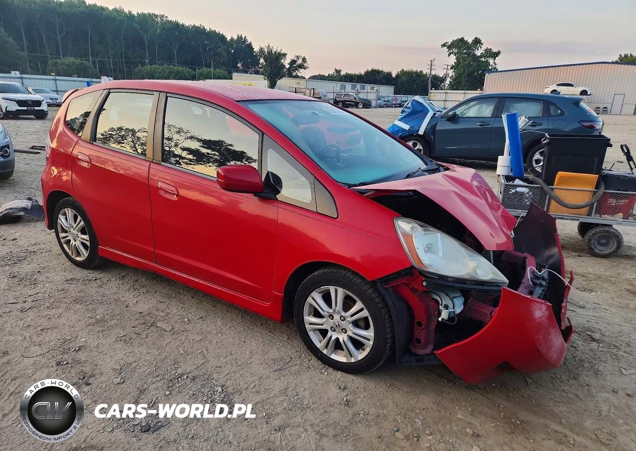 2011 Honda Fit Sport VIN:JHMGE8H66BC004643 - 4