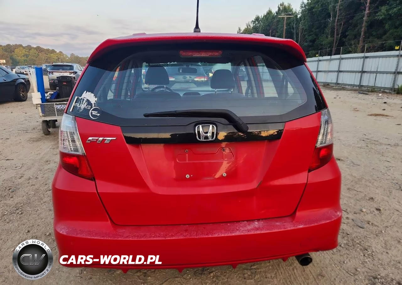 2011 Honda Fit Sport VIN:JHMGE8H66BC004643 - 6