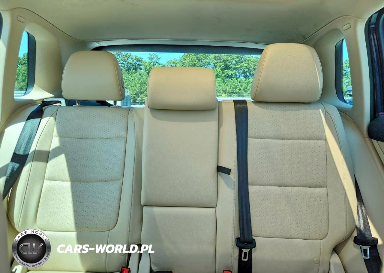 2015 Volkswagen Tiguan S VIN:WVGAV7AX2FW592898 - 10