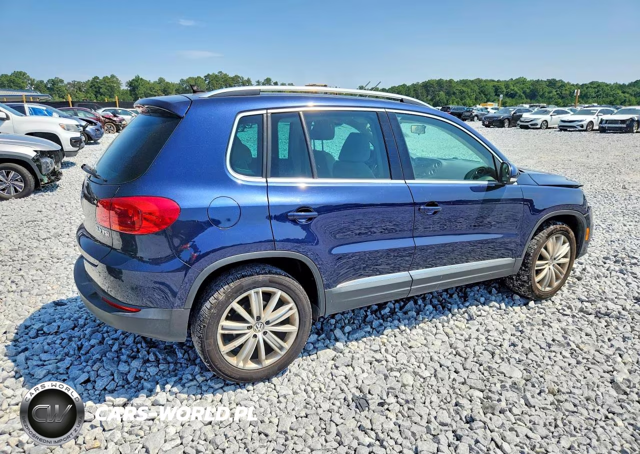 2015 Volkswagen Tiguan S VIN:WVGAV7AX2FW592898 - 3