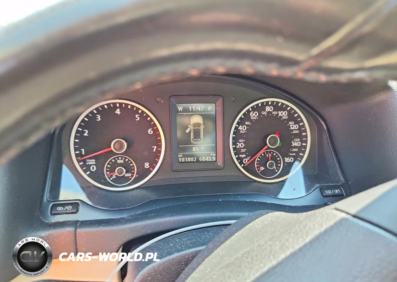 2015 Volkswagen Tiguan S VIN:WVGAV7AX2FW592898 - 9