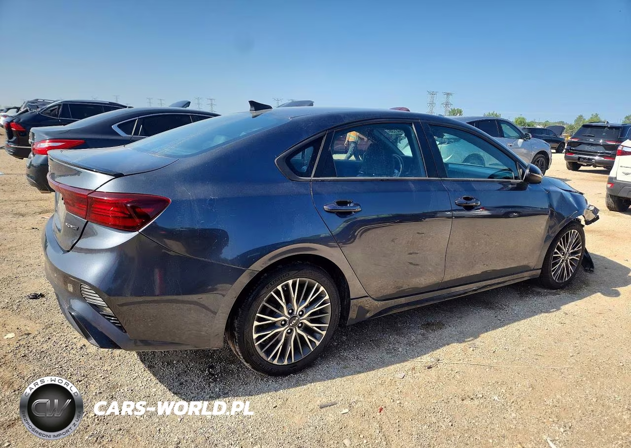 2022 Kia Forte Gt Line VIN:3KPF54AD2NE492971 - 3