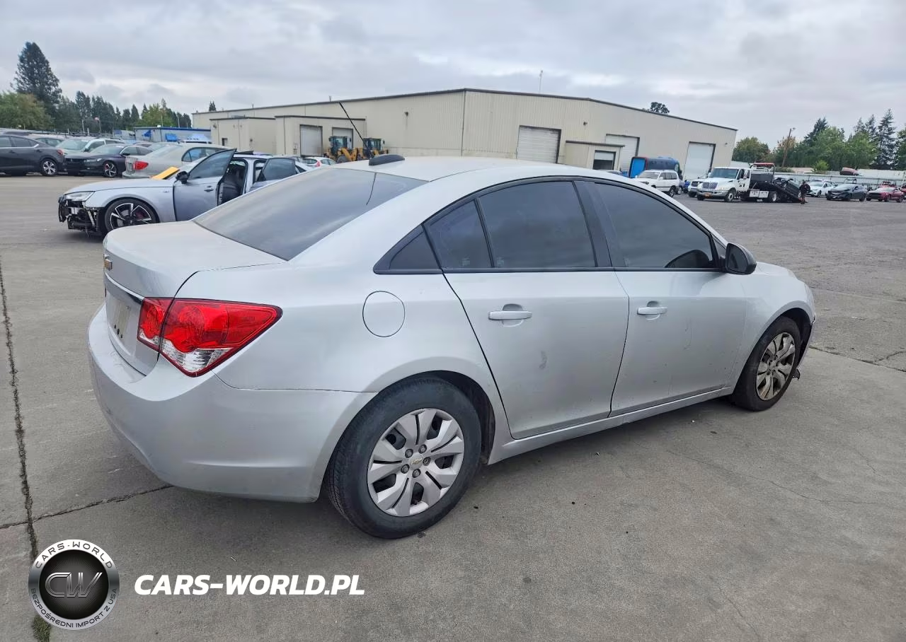 2015 Chevrolet Cruze Ls VIN:1G1PA5SG0F7153862 - 3