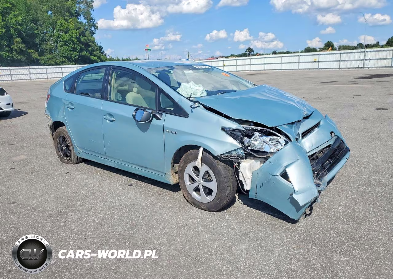 2013 Toyota Prius Two VIN:JTDKN3DU1D5703303 - 4
