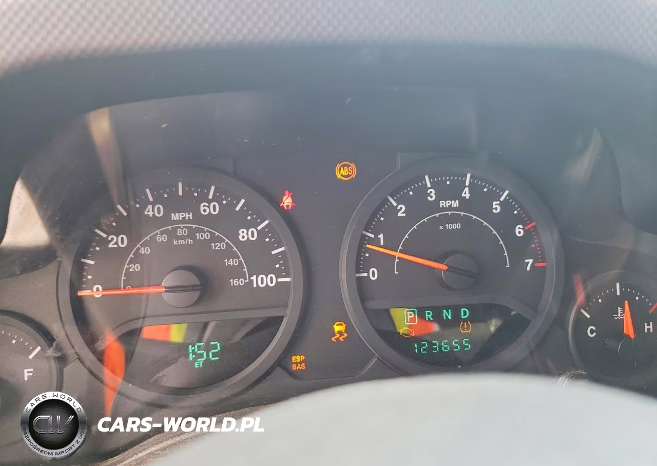 2009 Jeep Wrangler Unlimited X VIN:1J4GA39189L719866 - 9