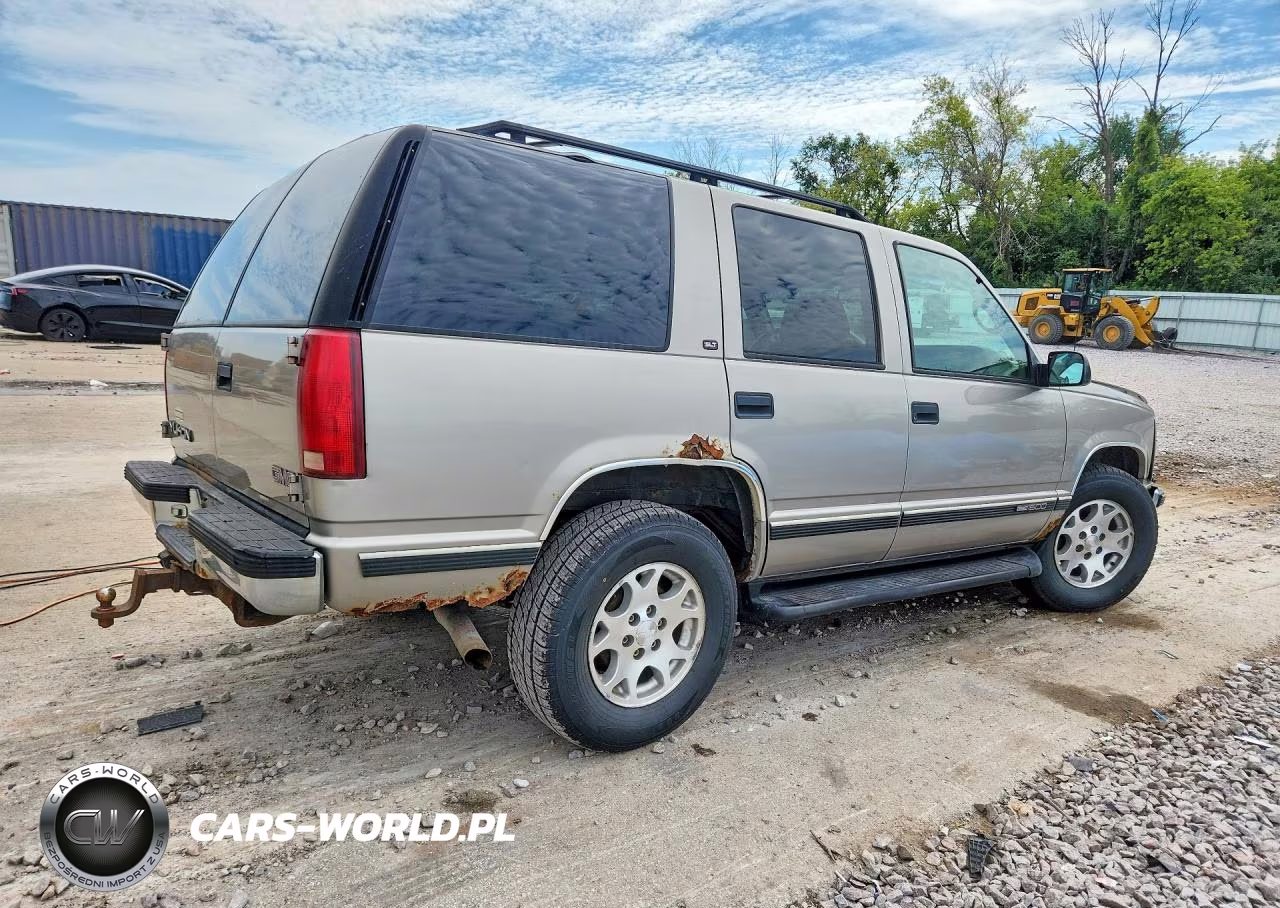 1999 GMC Yukon VIN:1GKEK13R2XJ701115 - 3