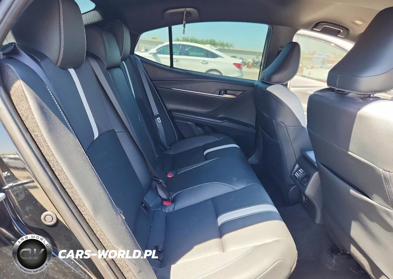 2026 Toyota Camry Se VIN:4T1DAACKXTU698322 - 10