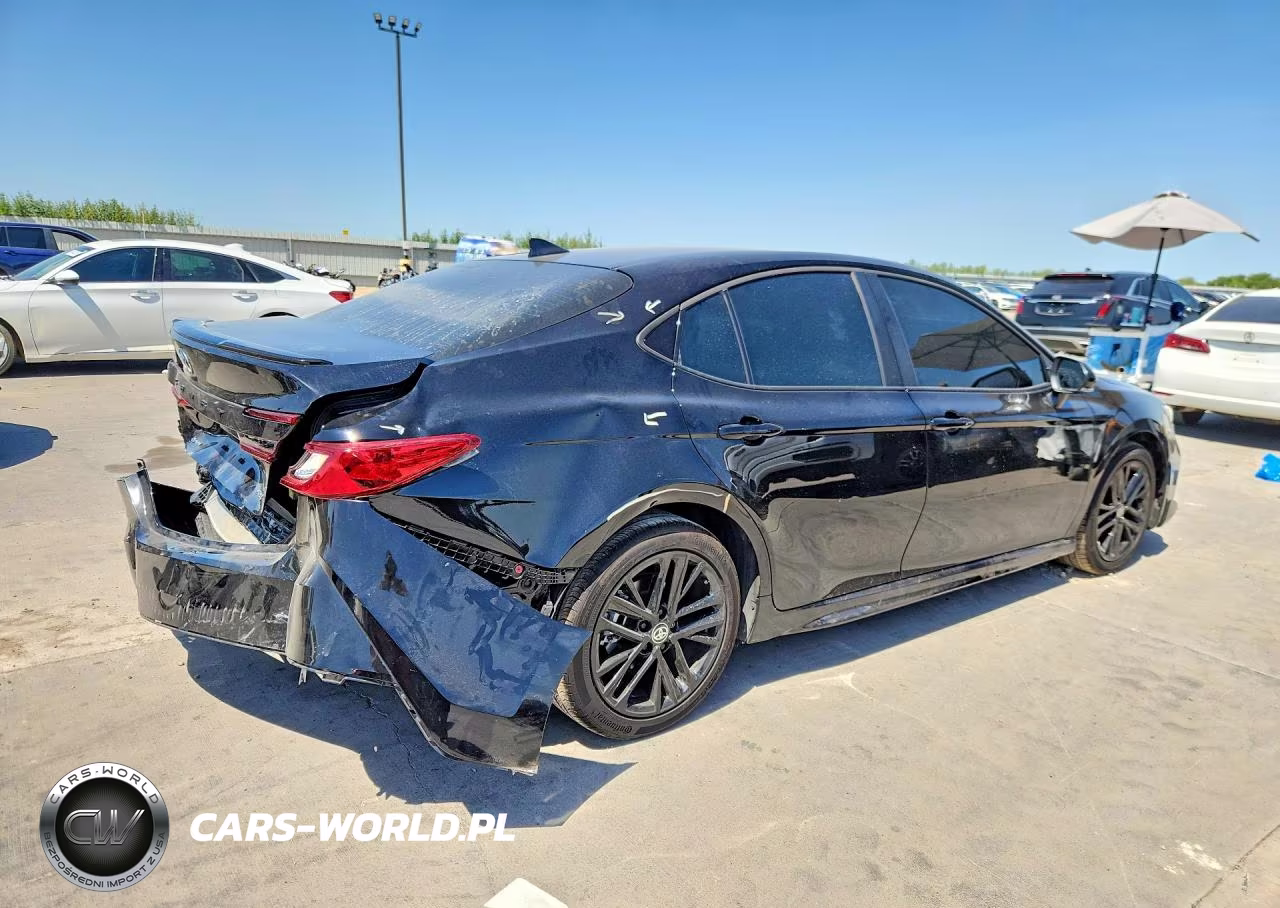 2026 Toyota Camry Se VIN:4T1DAACKXTU698322 - 3