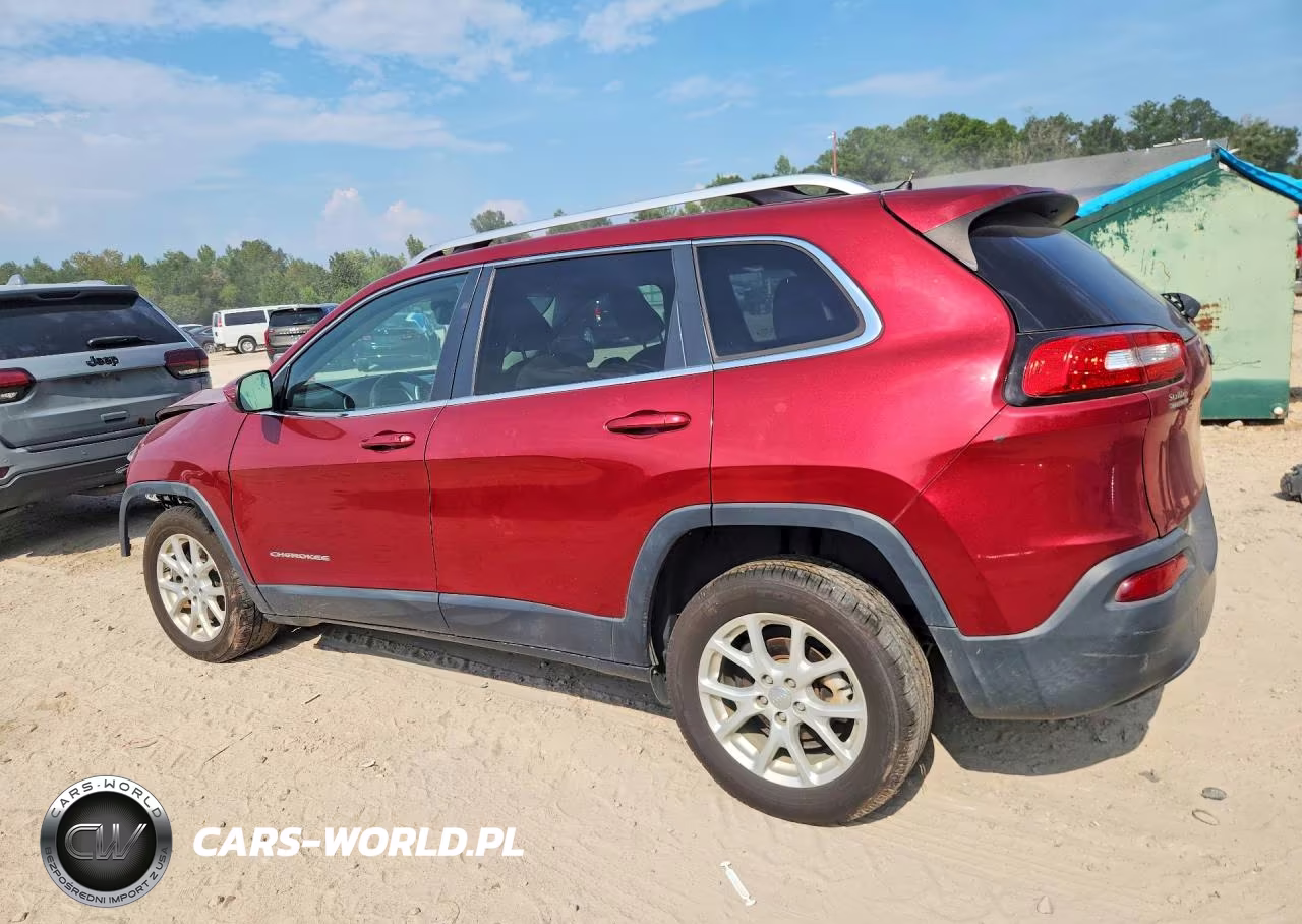 2015 Jeep Cherokee Latitude VIN:1C4PJLCB0FW696679 - 2