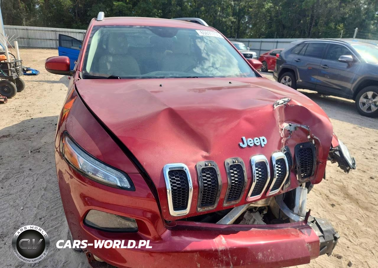 2015 Jeep Cherokee Latitude VIN:1C4PJLCB0FW696679 - 5