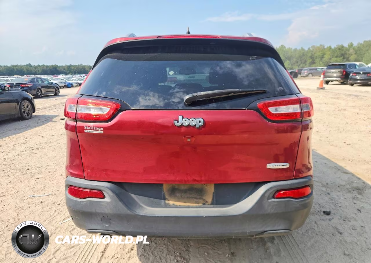 2015 Jeep Cherokee Latitude VIN:1C4PJLCB0FW696679 - 6
