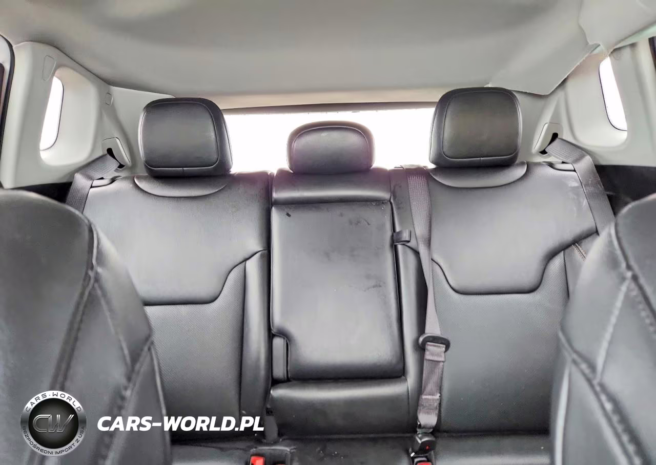 2022 Jeep Compass Latitude Lux VIN:3C4NJDFB8NT176100 - 10