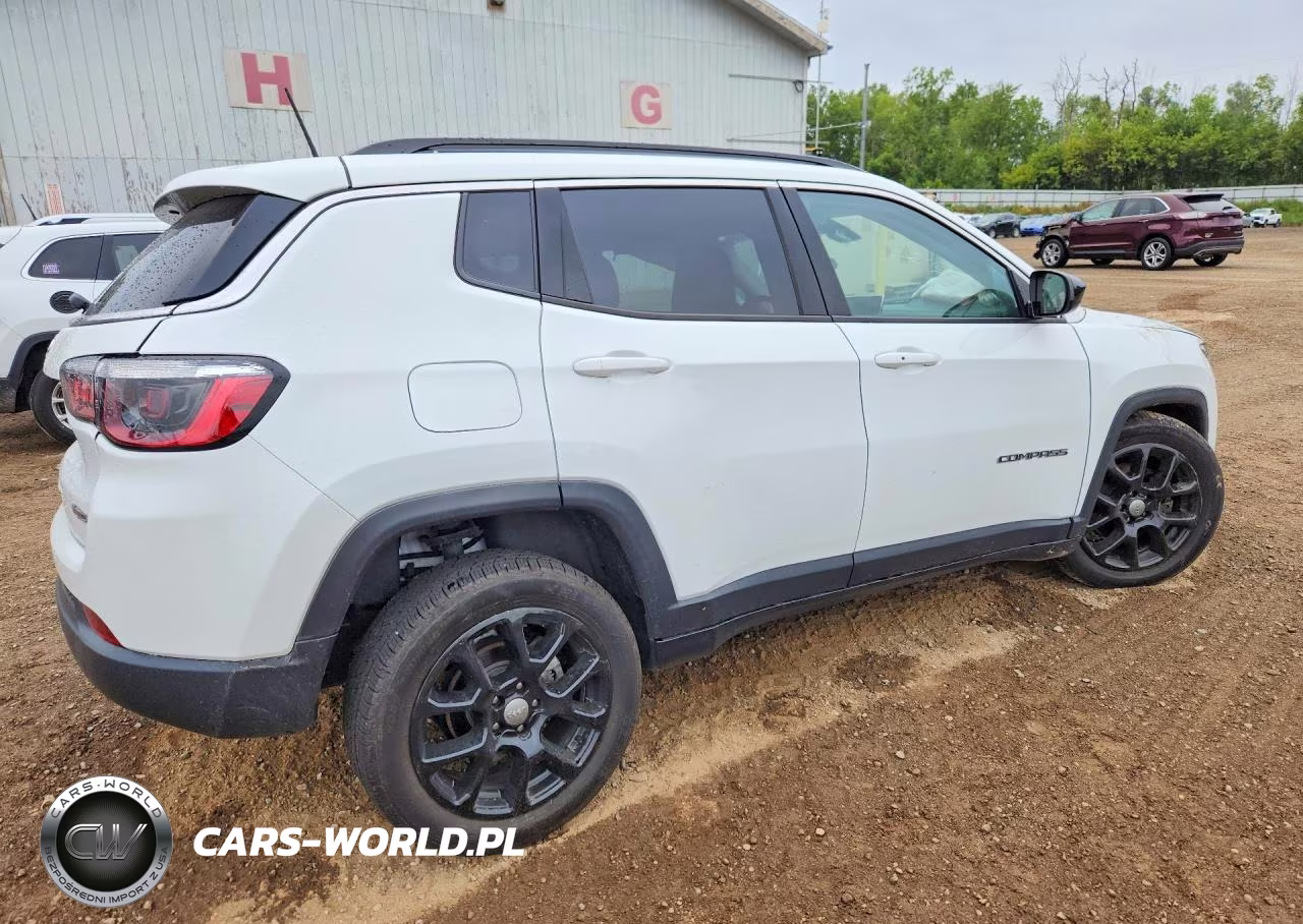 2022 Jeep Compass Latitude Lux VIN:3C4NJDFB8NT176100 - 3