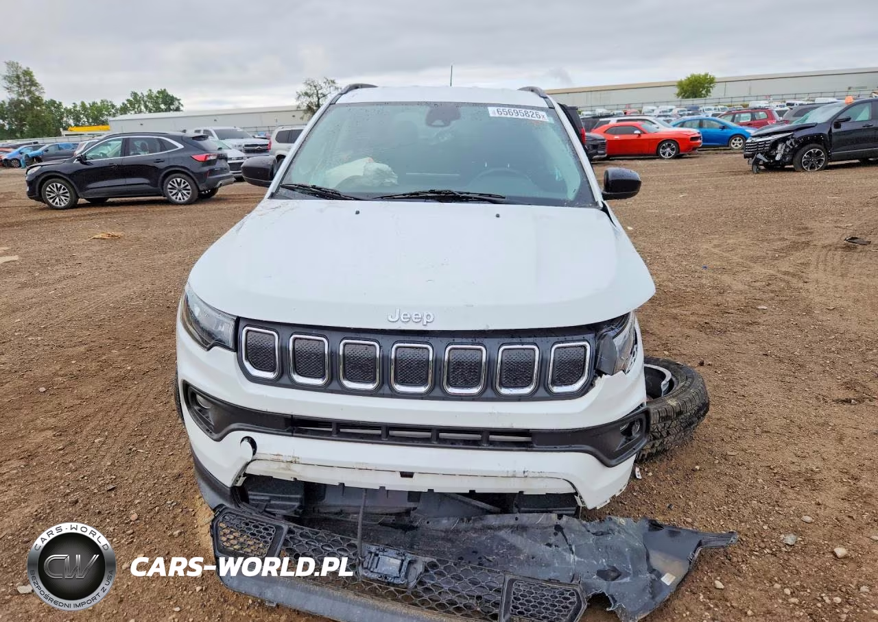 2022 Jeep Compass Latitude Lux VIN:3C4NJDFB8NT176100 - 5