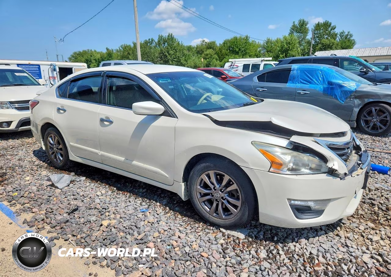 2015 Nissan Altima 2.5 S VIN:1N4AL3AP6FC575578 - 4
