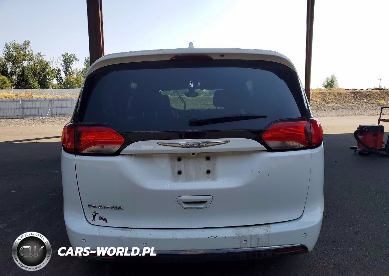 2020 Chrysler Pacifica Touring L VIN:2C4RC1BG1LR275238 - 6