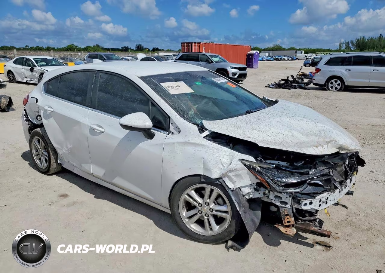 2018 Chevrolet Cruze Lt VIN:3G1BE6SM3JS605114 - 4