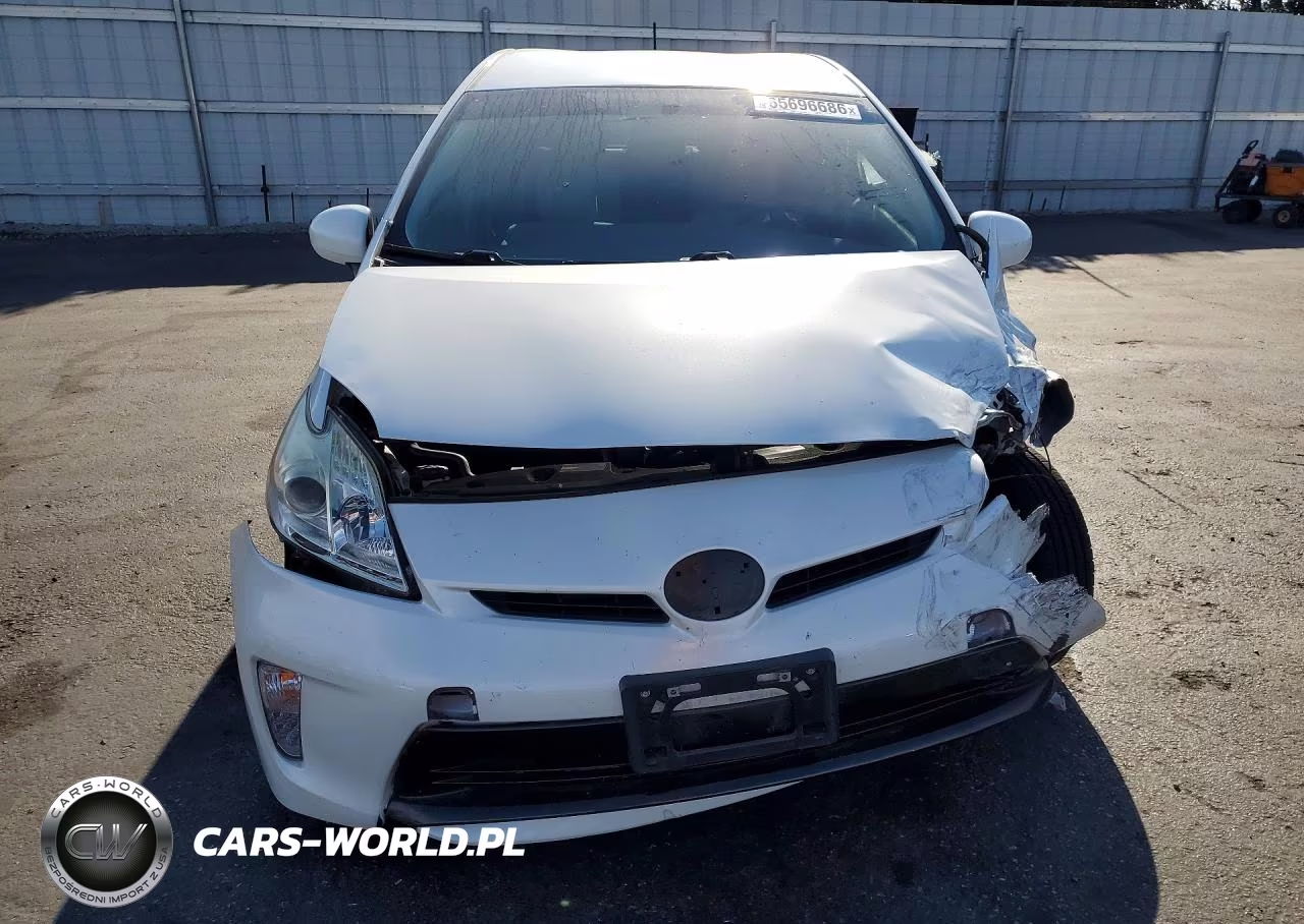2015 Toyota Prius Two VIN:JTDKN3DU6F0456487 - 5