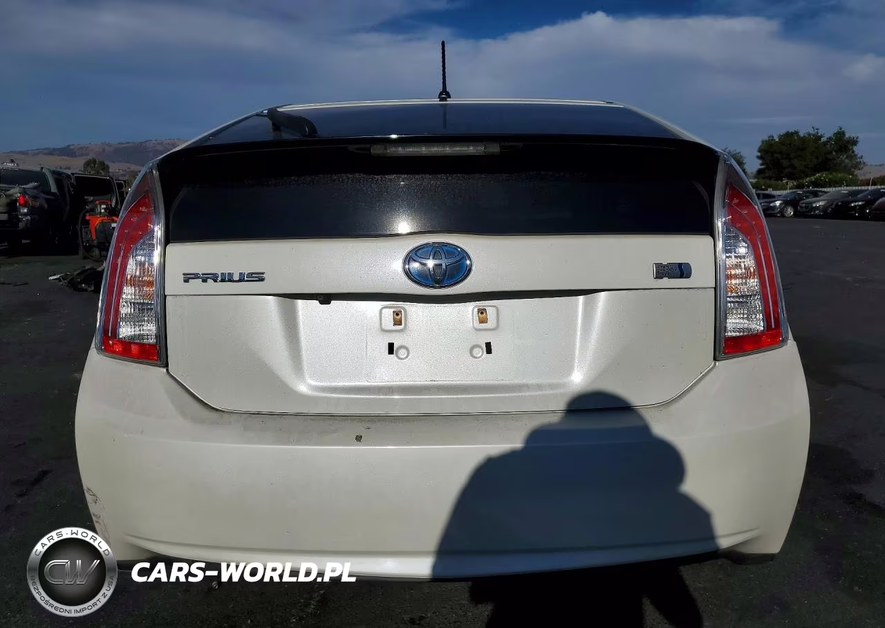 2015 Toyota Prius Two VIN:JTDKN3DU6F0456487 - 6