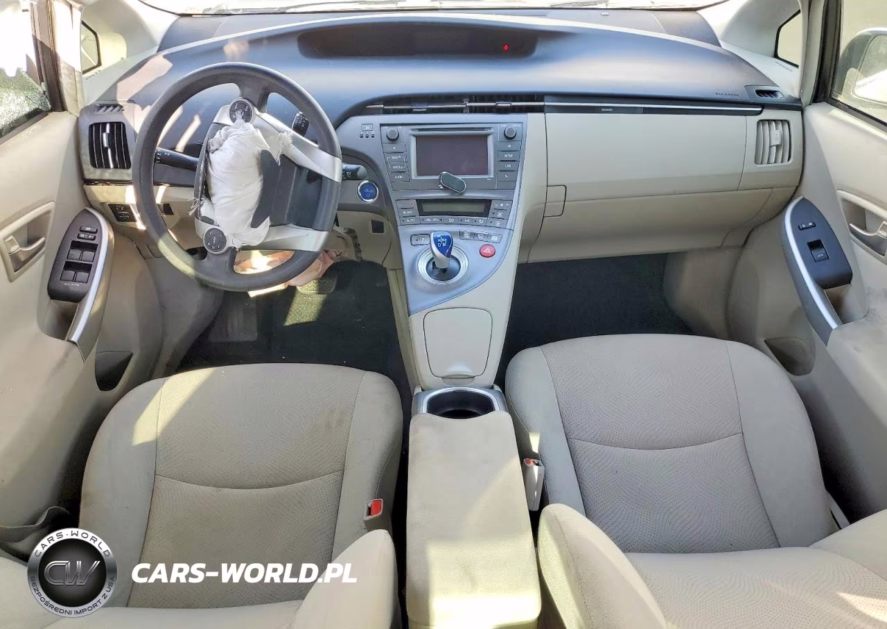 2015 Toyota Prius Two VIN:JTDKN3DU6F0456487 - 8