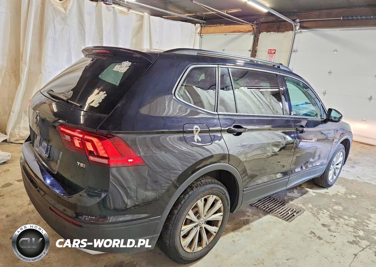 2018 Volkswagen Tiguan S VIN:3VV1B7AX0JM126328 - 3