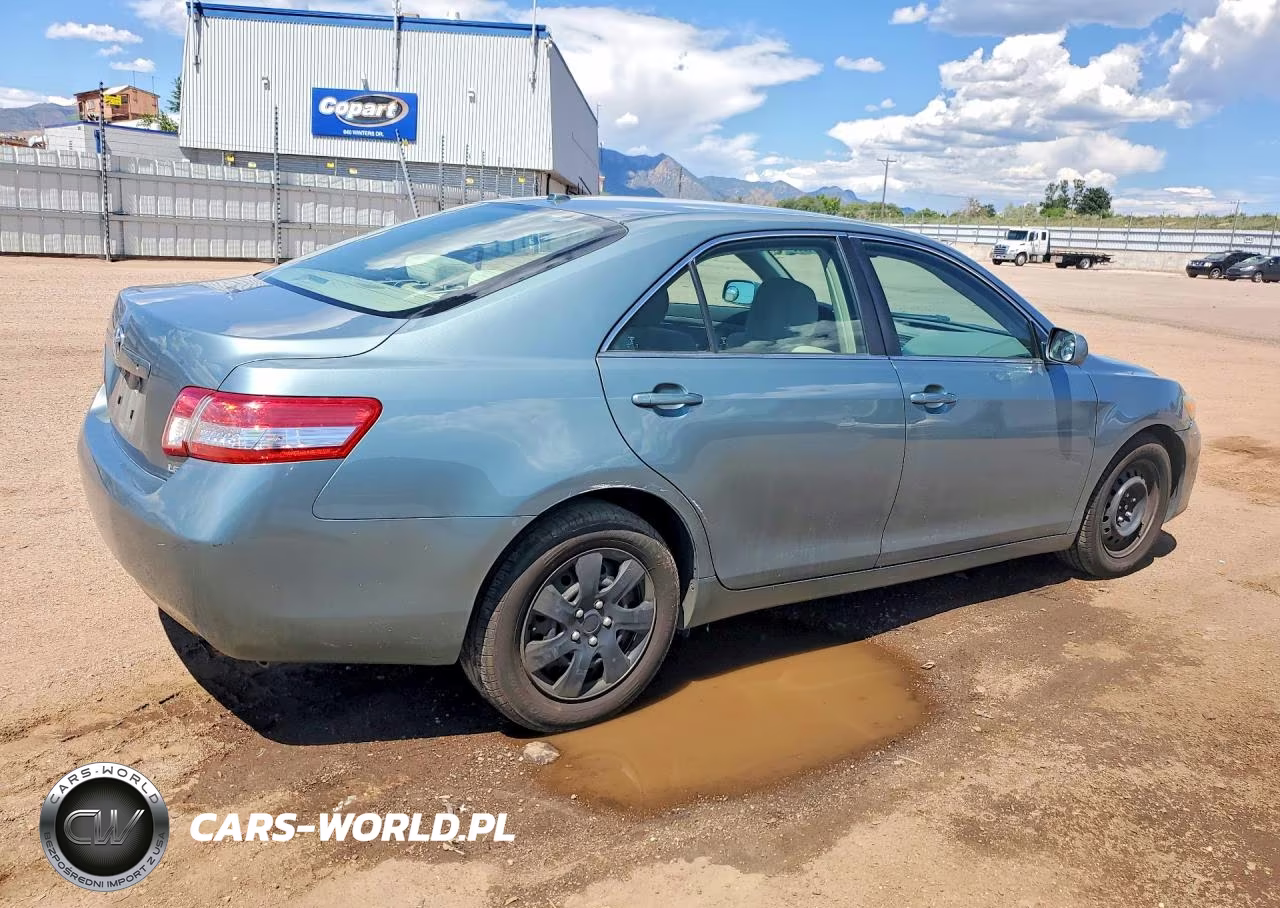 2010 Toyota Camry Le VIN:4T1BF3EKXAU540688 - 3