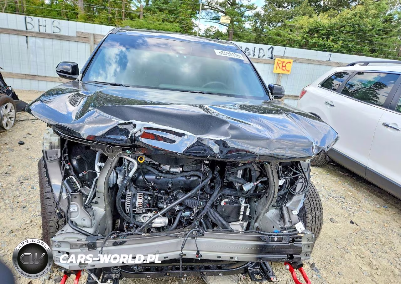 2025 Chevrolet Traverse Z71 VIN:1GNEVJRS1SJ279657 - 5