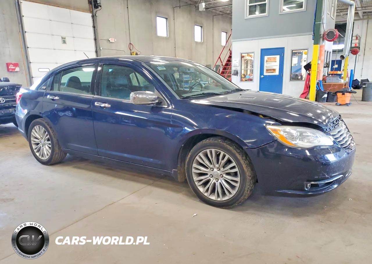 2013 Chrysler 200 Limited VIN:1C3CCBCG9DN654954 - 4