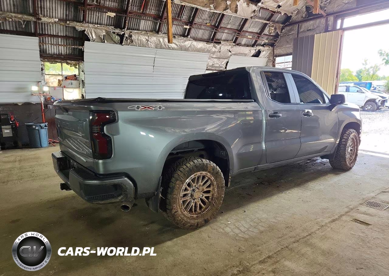 2020 Chevrolet Silverado K1500 Custom VIN:1GCRYBEH5LZ332235 - 3