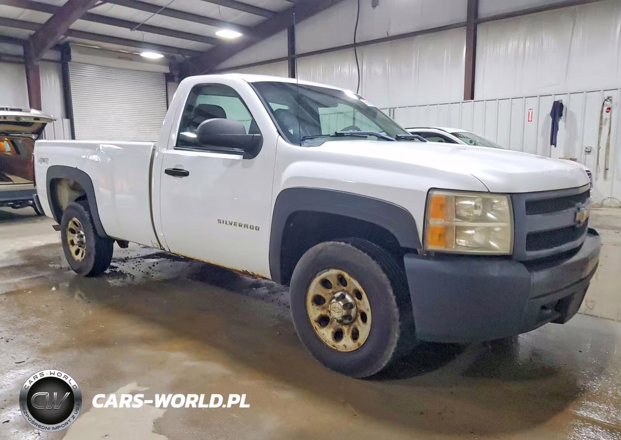 2011 Chevrolet Silverado K1500 VIN:1GCNKPEX1BZ180117 - 4