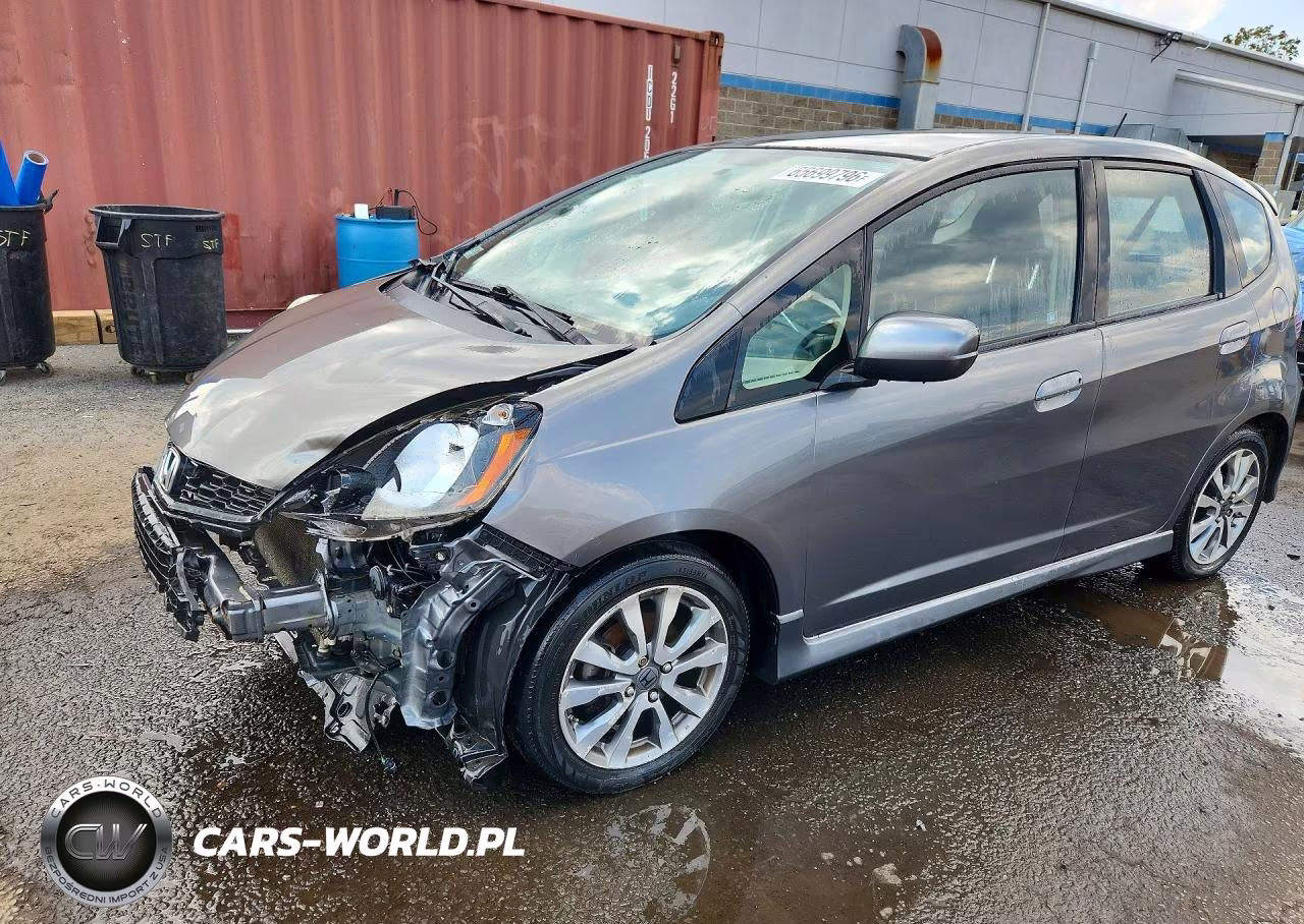 2013 Honda Fit Sport VIN:JHMGE8H55DC057134 - 1