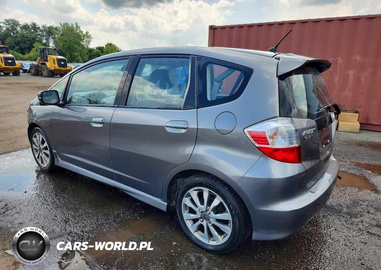 2013 Honda Fit Sport VIN:JHMGE8H55DC057134 - 2