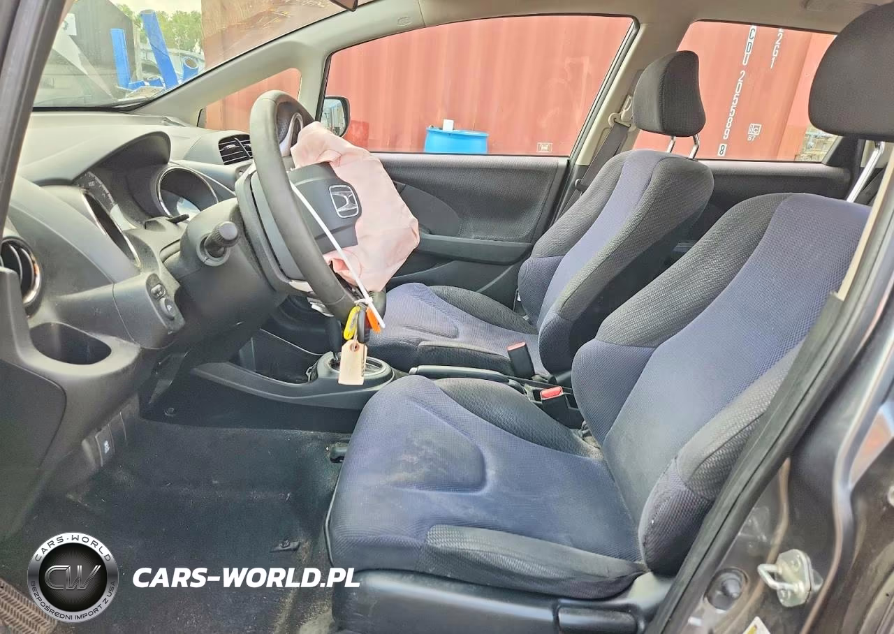 2013 Honda Fit Sport VIN:JHMGE8H55DC057134 - 7