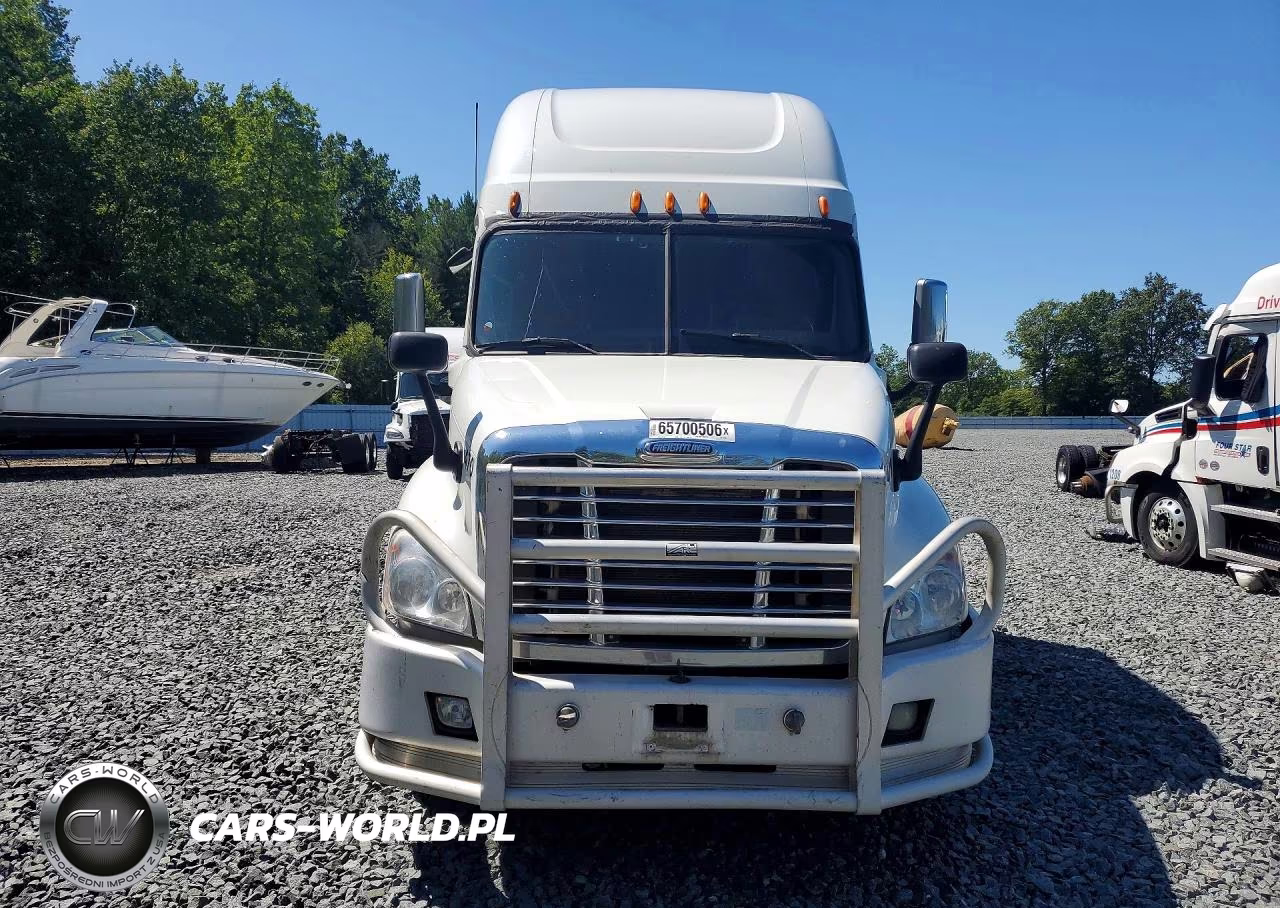 2008 Freightliner Cascadia 1 - Truck Chassis VIN:1FUJGLCK48LZ65901 - 5