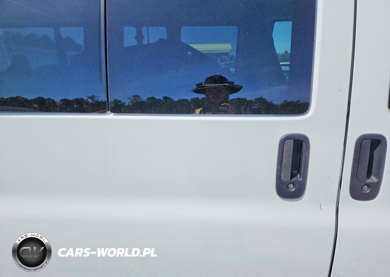 2019 Chevrolet Express G3500 Lt VIN:1GAZGPFG0K1172678 - 10