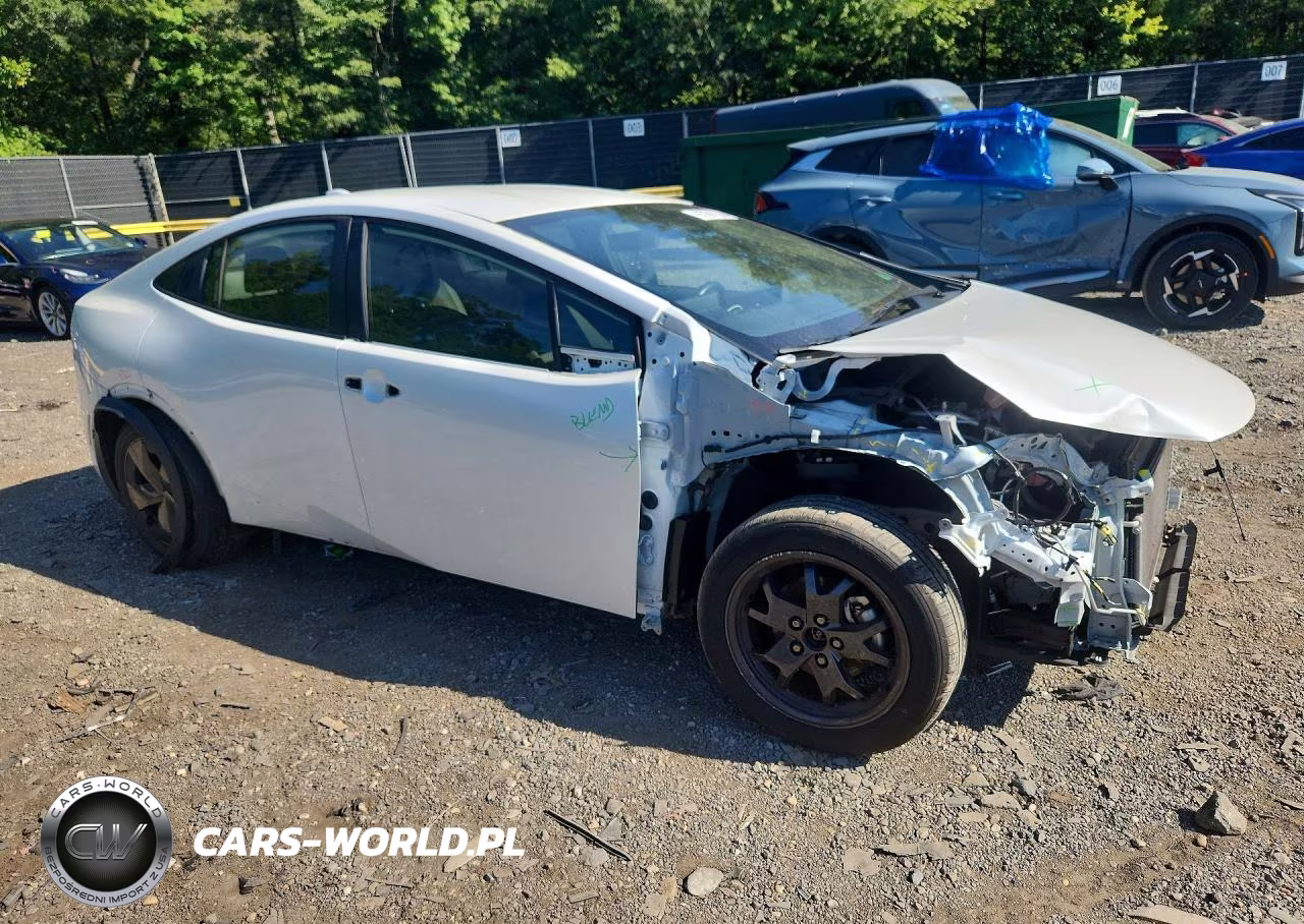 2023 Toyota Prius Le VIN:JTDACAAU2P3004272 - 4