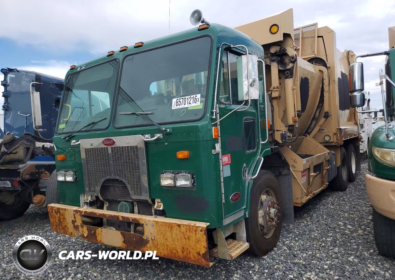 2009 Peterbilt 320 Refuse Truck VIN:3BPZL00X69F719201 - 1
