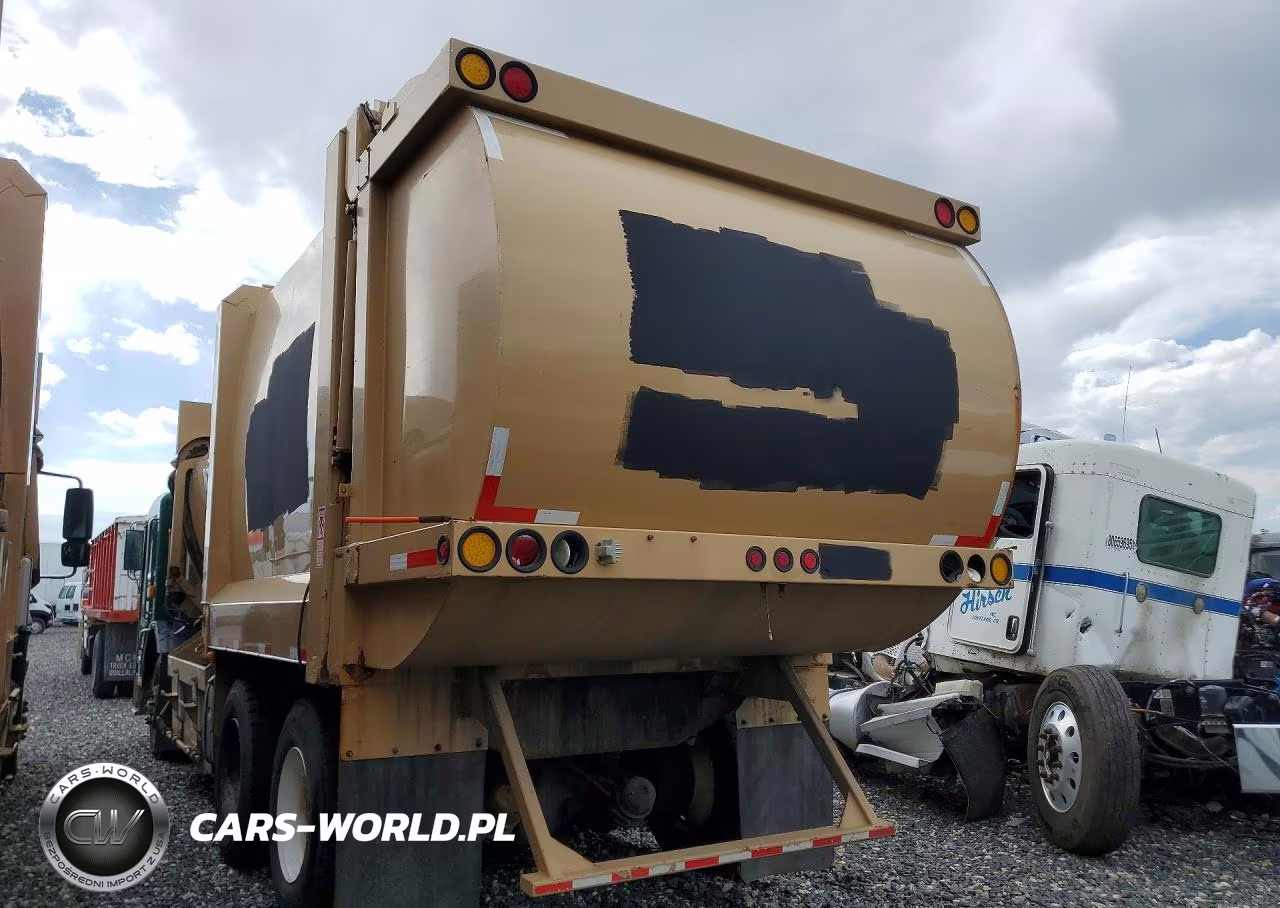 2009 Peterbilt 320 Refuse Truck VIN:3BPZL00X69F719201 - 2